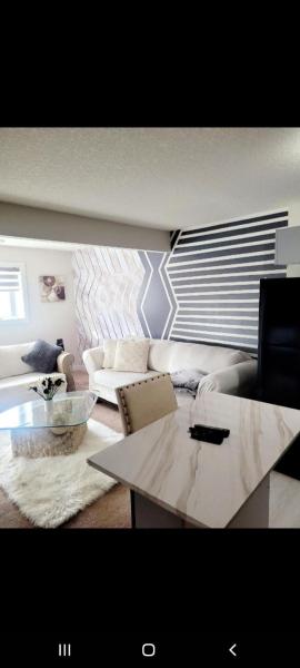 Cozy 2 bedroom A/C Lower Unit